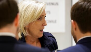 Marine Le Pen face à la justice : que comprendre de sa stratégie risquée (et populiste) à la fin du procès