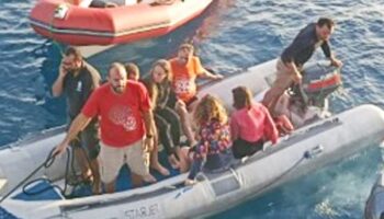 Egypt tourist boat latest: Red Sea search enters critical third day with two Britons still unaccounted for