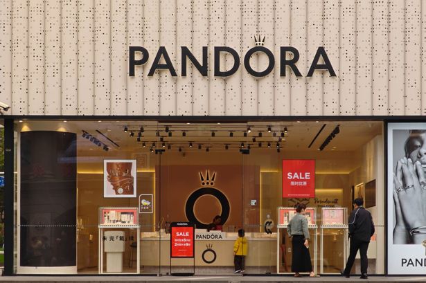 Pandora charms less than £1 with TopCashback Black Friday 2024 deal