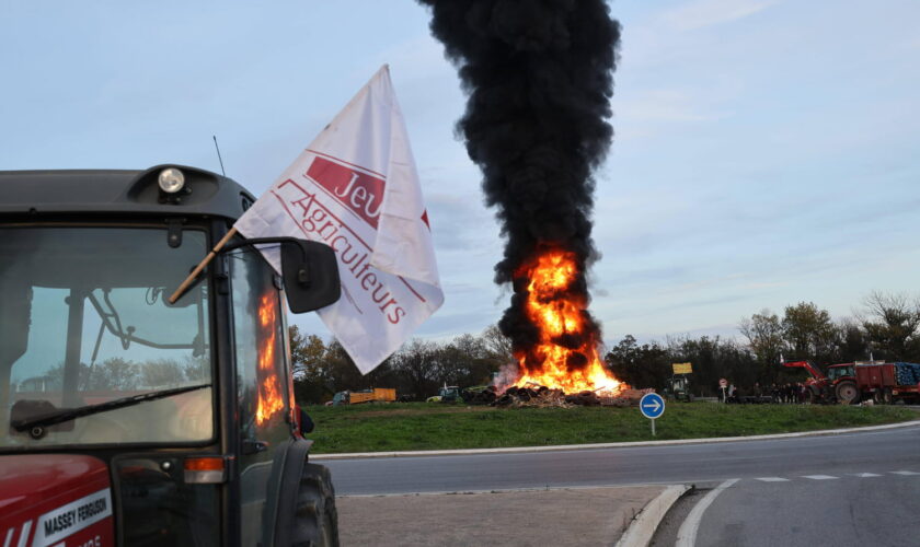 Crise des agriculteurs, en direct : la situation se tend à Nîmes, le point sur les blocages de ce mercredi