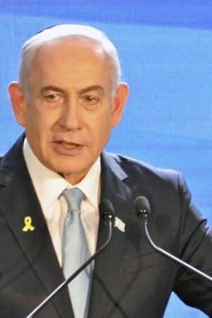 Le Premier ministre israélien Benjamin Netanyahou prononce un discours au cimetière militaire du Mont Herzl, à Jérusalem, le 4 août 2024.