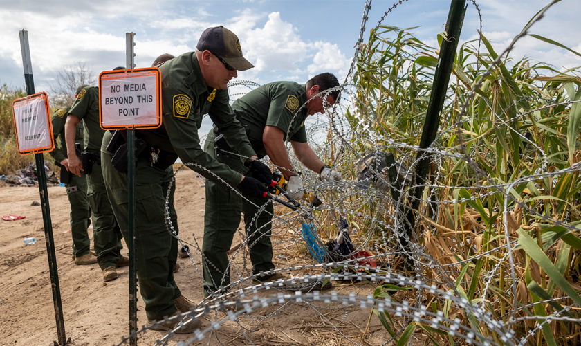 Appeals court rules Texas has right to build razor wire border wall to deter illegal immigration: 'Huge win'