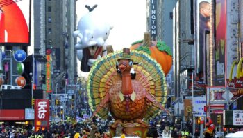 Macy’s Thanksgiving Day Parade kicks off a century after its first trip through Manhattan