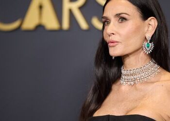 Demi Moore gibt ihren Hunden scherzhaft die Schuld an ihrem Single-Dasein