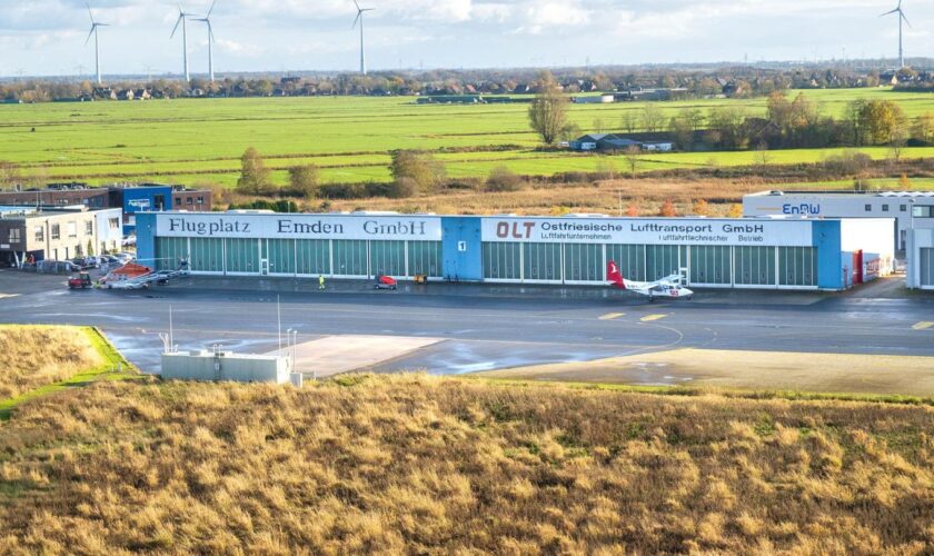 Der Flugbetrieb am Flugplatz Emden soll künftig aus der Ferne von einem neuen Kontrollzentrum am Flughafen Braunschweig-Wolfsbur