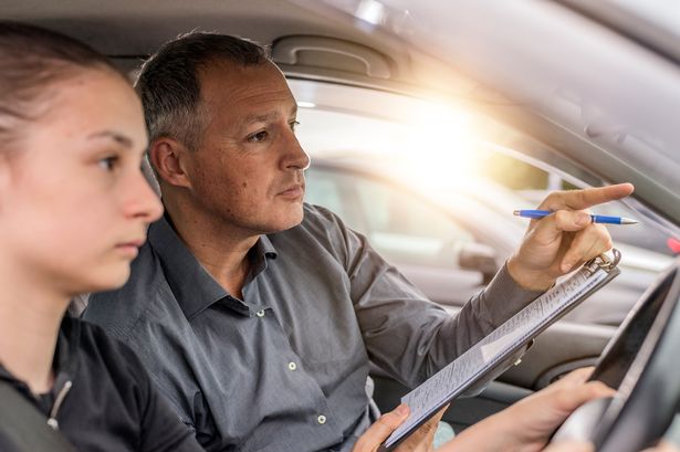 Nail parallel parking with driving instructor's 'nice' and easy method