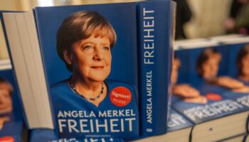 Schleppender Start – Merkel-Buch verkauft sich nur 35.000 Mal am ersten Tag