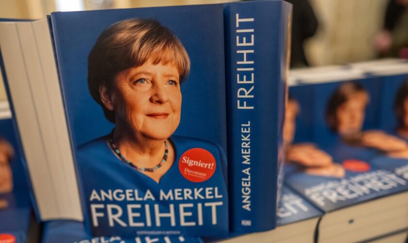 Schleppender Start – Merkel-Buch verkauft sich nur 35.000 Mal am ersten Tag