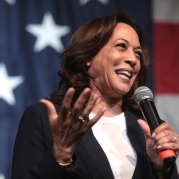 Des médecins s'interrogent sur l'état d'ébriété de Kamala Harris dans un nouveau message vidéo étrange