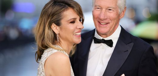 Richard Gere: Ehefrau Alejandra Gere hielt ihn beim ersten Treffen angeblich für George Clooney