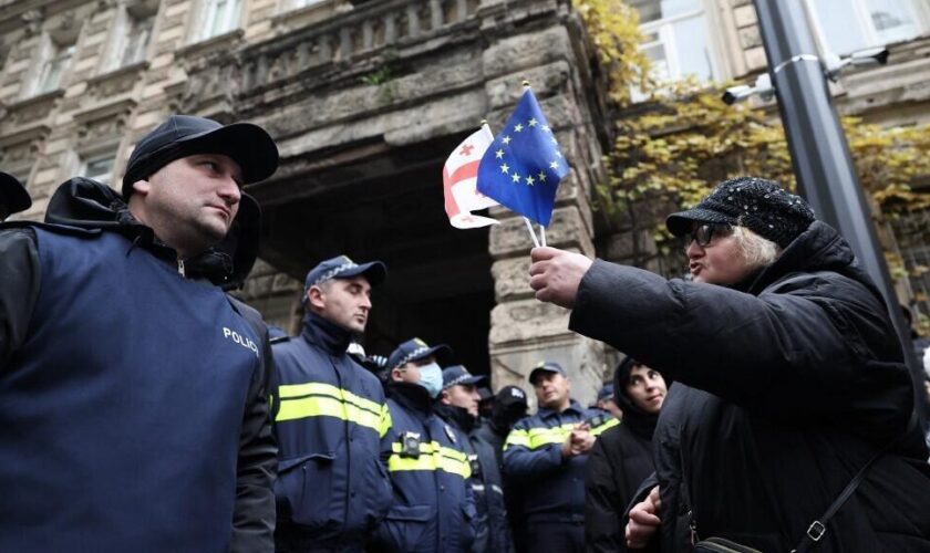 La Géorgie repousse ses ambitions européennes à 2028 sur fond de crise politique