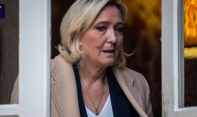 Le Pen treibt die Regierung Barnier vor sich her