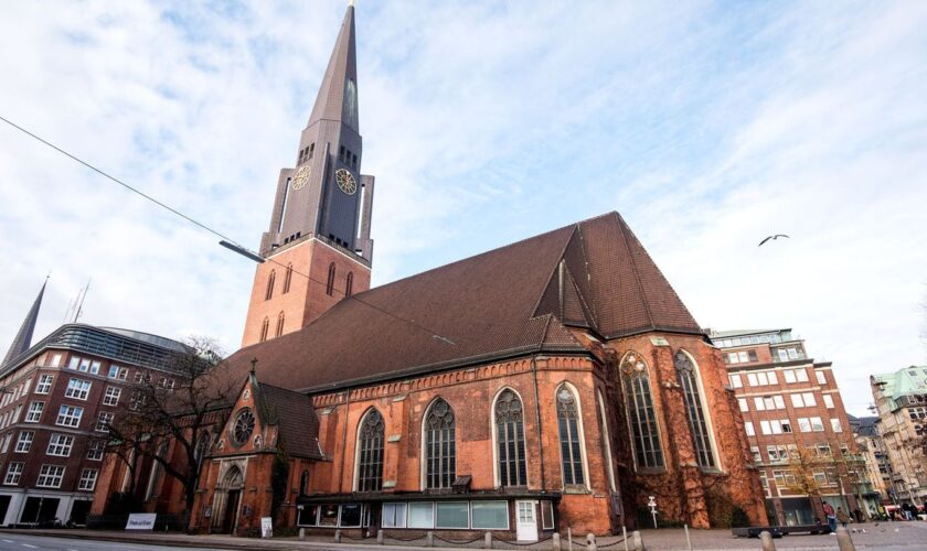 Ausgerechnet in der Advents- und Weihnachtszeit muss die Hamburger Hauptkirche St. Jacobi ihre Pforten komplett schließen, um we