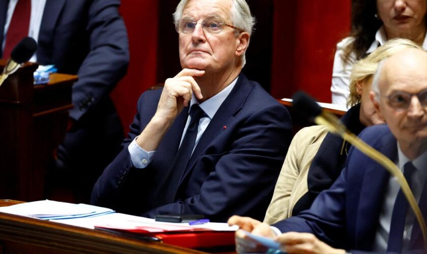 Face à un impossible budget et à une possible chute du gouvernement, la France “dos au mur”