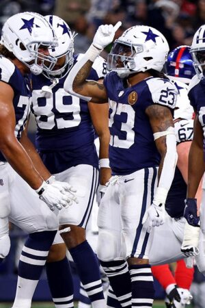 Cowboys continue to own Giants as battle of backups continues Big Blue's derailed season