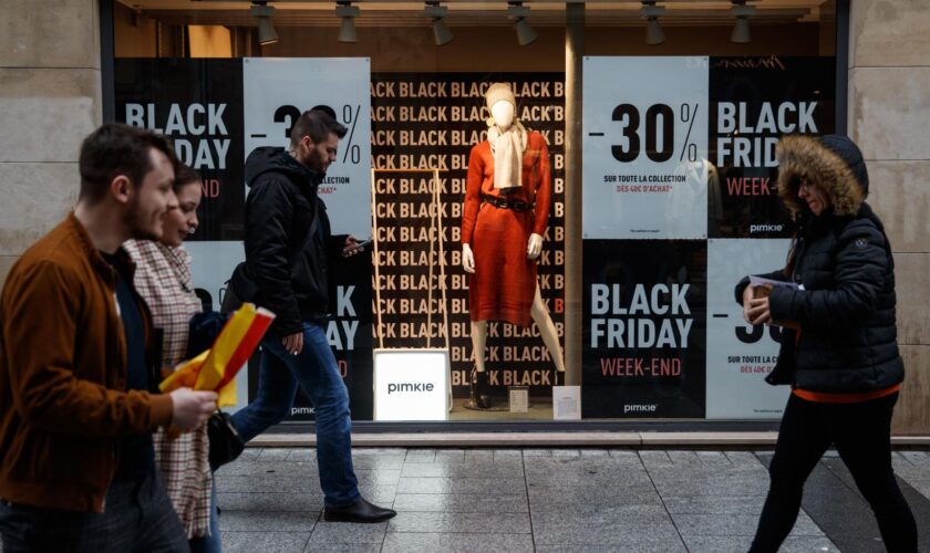 Black Friday : ils regrettent ces achats finalement inutiles mais qu’ils ont fait car c’était « pas cher »