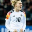 Fußball: DFB-Frauen feiern Kantersieg gegen Schweiz