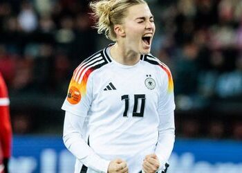 Fußball: DFB-Frauen feiern Kantersieg gegen Schweiz