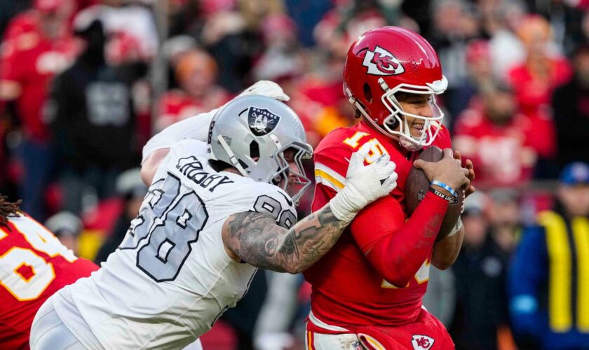 Kansas City Chiefs clinch tight victory after late fumble