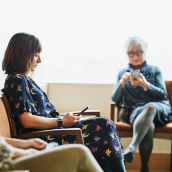 IVG : 50 ans après la loi Veil, la liberté d’avorter fait encore face à des obstacles en France