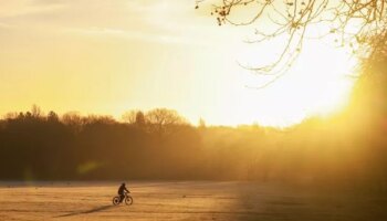 Met Office says mercury to rocket by a huge 17C in December amid mild spell