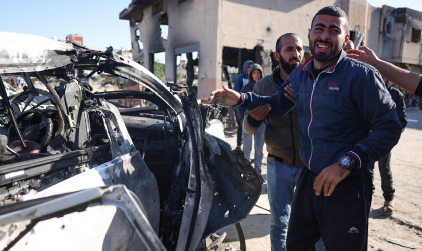 En direct : une frappe israélienne tue trois humanitaires à Gaza, selon la Défense civile