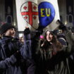 En Géorgie, troisième nuit de rassemblement massif des manifestants pro-UE