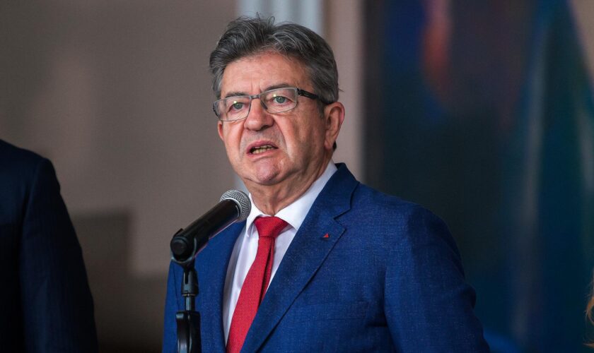 Jean-Luc Mélenchon veut « une candidature commune » en cas de présidentielle anticipée, mais...