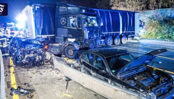 Nordrhein-Westfalen: Mehr als 20 Verletzte bei Lkw-Chaosfahrt