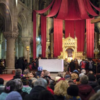 À la basilique d’Argenteuil, les secrets historiques et scientifiques de la Sainte Tunique du Christ bientôt offerte à la vénération