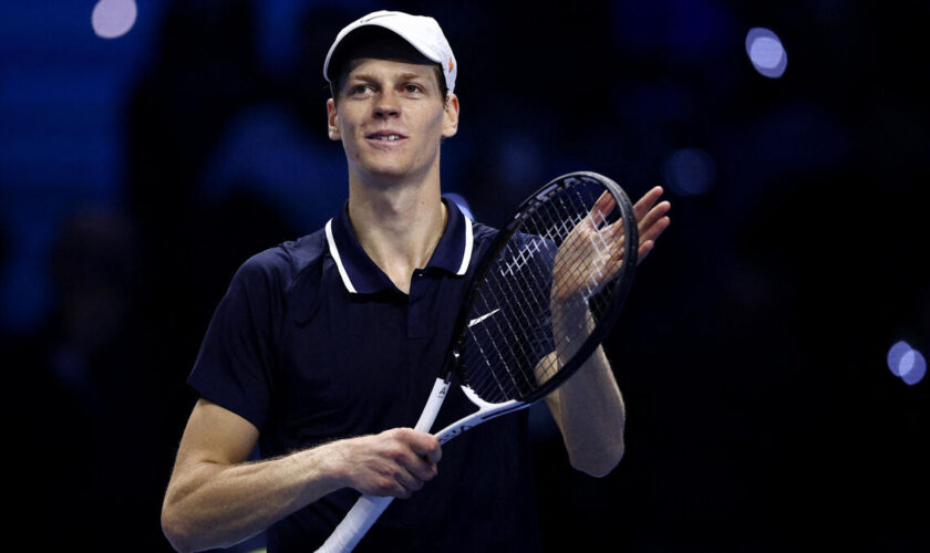 ATP Finals : Jannik Sinner balaie Casper Ruud et rejoint Taylor Fritz en finale