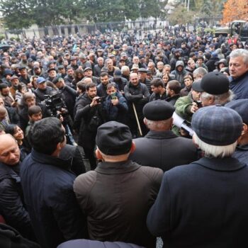 Abkhazia: Leader ready to quit if protesters exit parliament