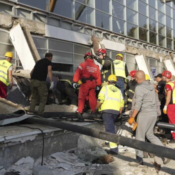 Al menos ocho muertos en Serbia por el derrumbe del techo de una estación de trenes