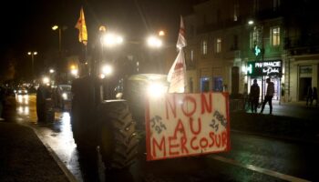 Après avoir manifesté, un agriculteur se trompe de chemin et parcourt 15 km sur l’autoroute en tracteur