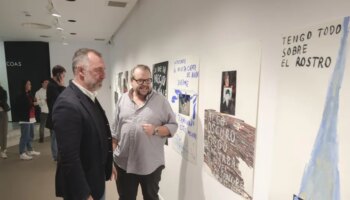 Arte y periodismo dialogan una muestra de Paco Pérez Valencia y Luis de Vega en el Colegio de Arquitectos de Sevilla