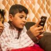 «Avant ils se battaient avec des pierres, maintenant avec leur smartphone» : à Gaza, l’instrumentalisation des enfants influenceurs