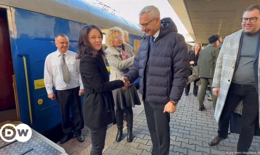 Baerbock zu Solidaritätsbesuch in der Ukraine eingetroffen