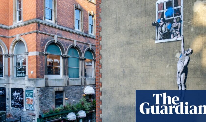 Banksy’s Well Hung Lover to be sold with Bristol building it is painted on