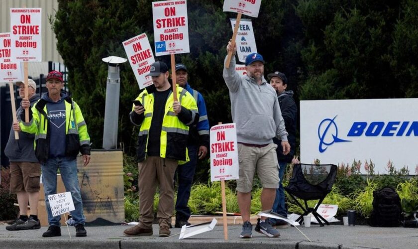 Boeing améliore encore son offre salariale pour en finir avec la grève