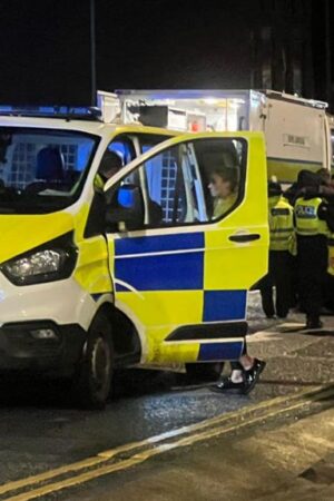 Bomb disposal unit at bus station after 'alert'