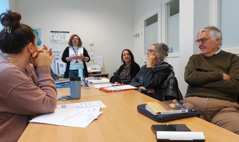 « Ça permet de dédramatiser » : à la clinique de Domont, les patients retournent à l’école avant leur opération