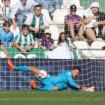 Carlos Marín, el escudo del Córdoba CF en Segunda División