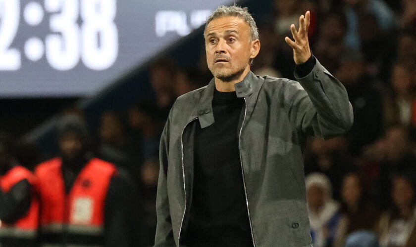 Chants homophobes : Luis Enrique « condamne » mais regrette que les sanctions ne visent « que le PSG »