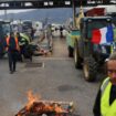 Colère des agriculteurs : des préfectures, poids lourds et plateformes logistiques ciblés par les manifestants