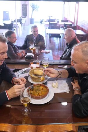 Comer al otro lado del río en Córdoba, bares y restaurantes clásicos con el sabor de siempre