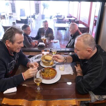 Comer al otro lado del río en Córdoba, bares y restaurantes clásicos con el sabor de siempre