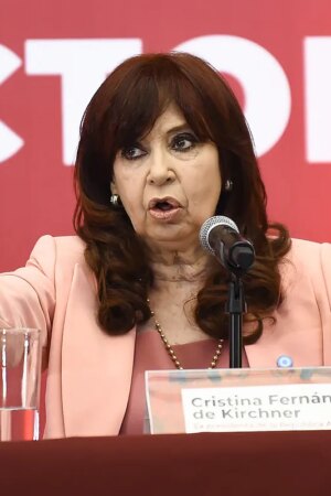 Confirman condena a Cristina Kirchner por defraudar al Estado y la inhabilitan a perpetuidad: "Me tienen miedo"