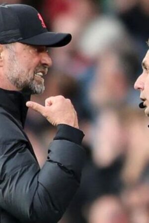 Jurgen Klopp and David Coote exchange words during a game at Southampton in May 2022