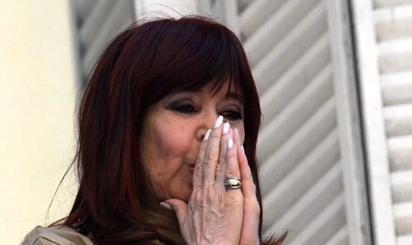 Cristina Kirchner reaparece un acto tras confirmarse su condena: «Estoy dispuesta a pagar el castigo que me quieren imponer»