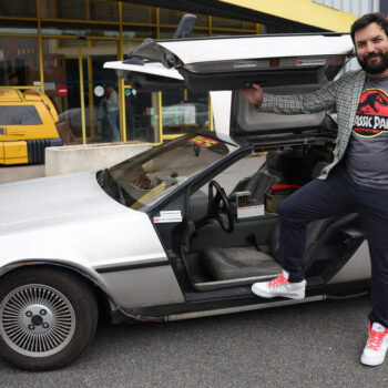 DeLorean, Batmobile, Peugeot 406 de « Taxi »... les voitures de films s’exposent au Salon de l’auto à Paris